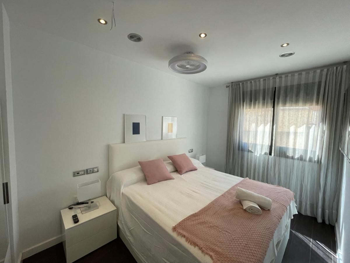 Moderno Apartamento Con Plaza De Garaje En Pleno Centro De Almeria Exterior photo
